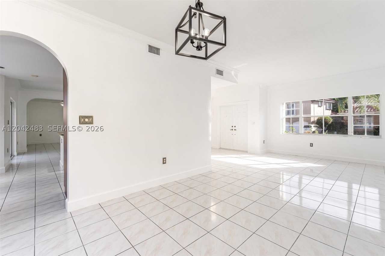4671 Sw 154th Pl - Photo 7 of 31