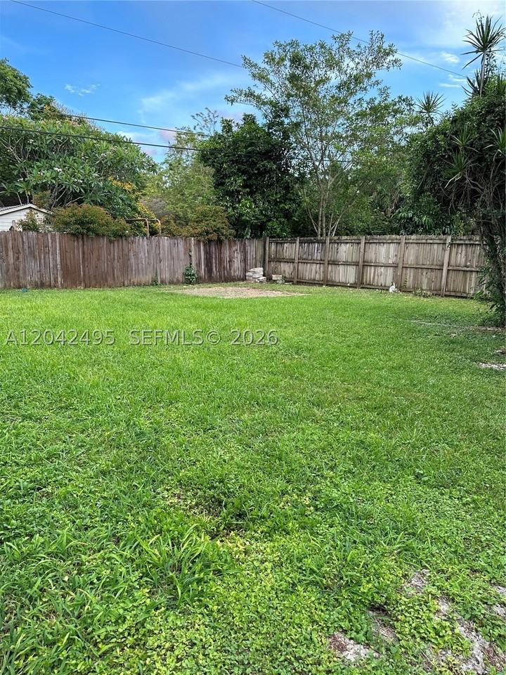 22851 Sw 157th Ave #1 - Photo 4 of 21