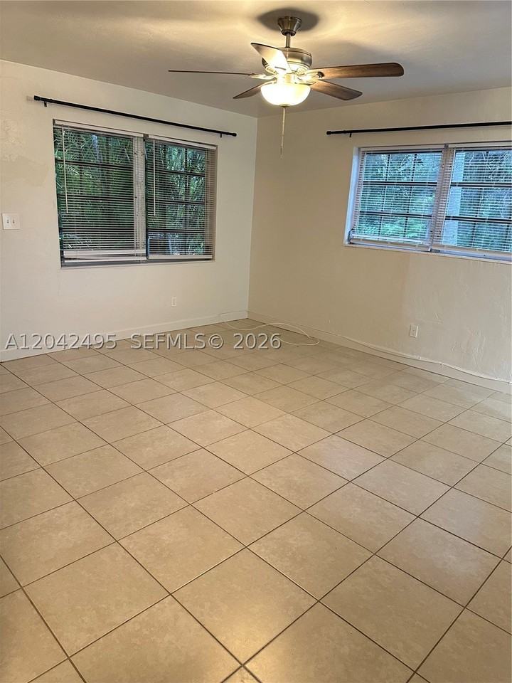 22851 Sw 157th Ave #1 - Photo 6 of 21