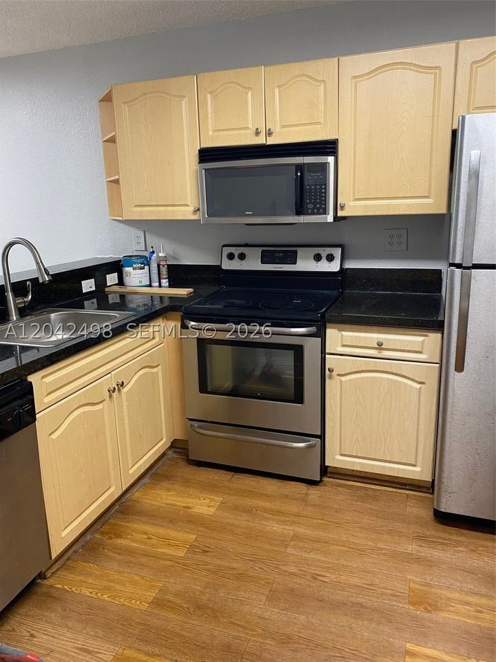 9981 Nob Hill Ct #9981 - Photo 4 of 14