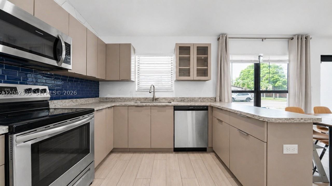1704 Rodman St #1 - Photo 3 of 21