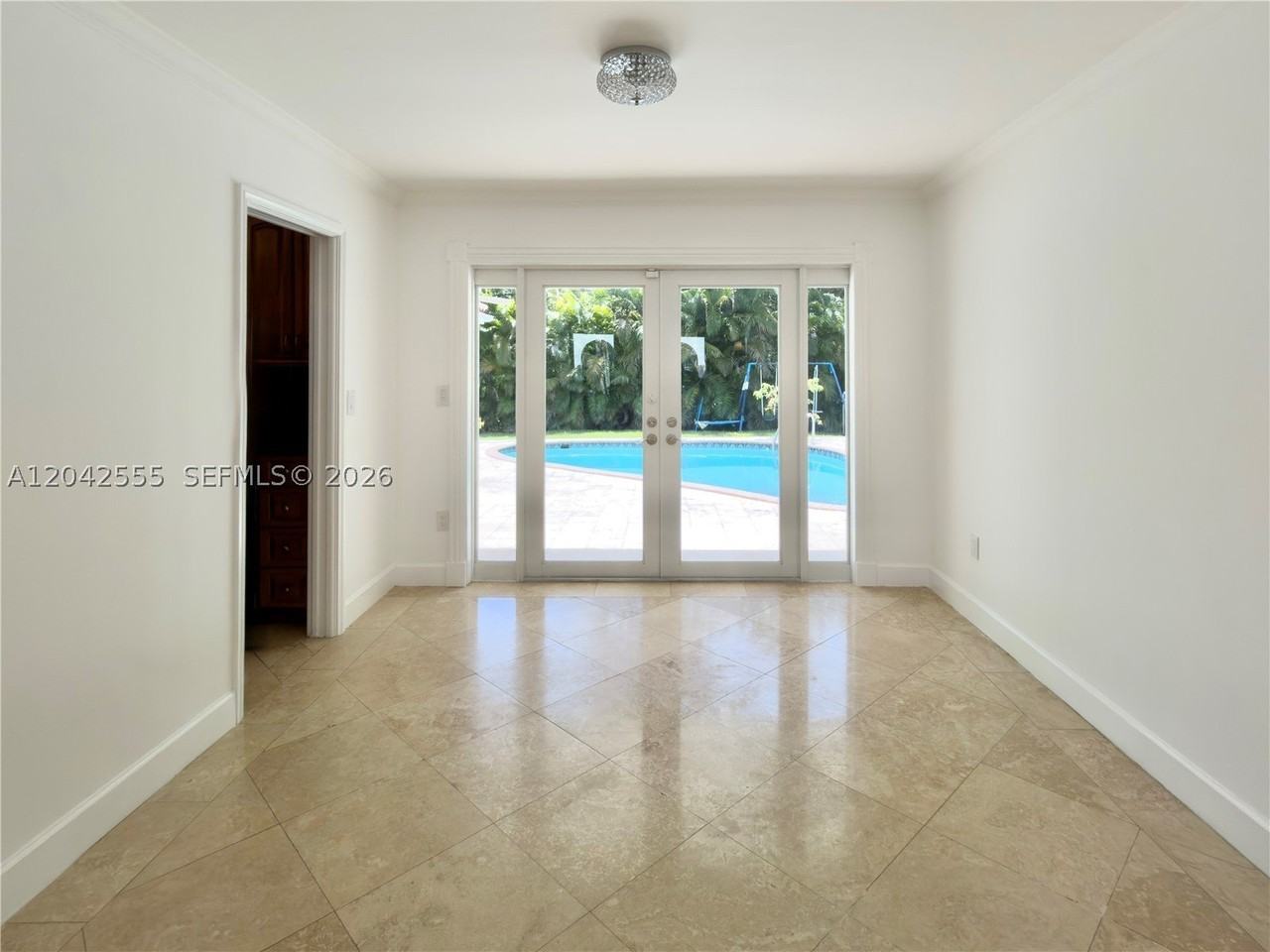 4409 Monserrate St - Photo 6 of 15