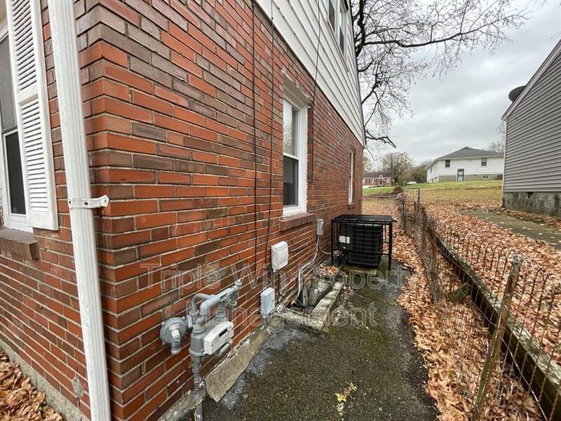 802 Rolwes Ave - Photo 3 of 36