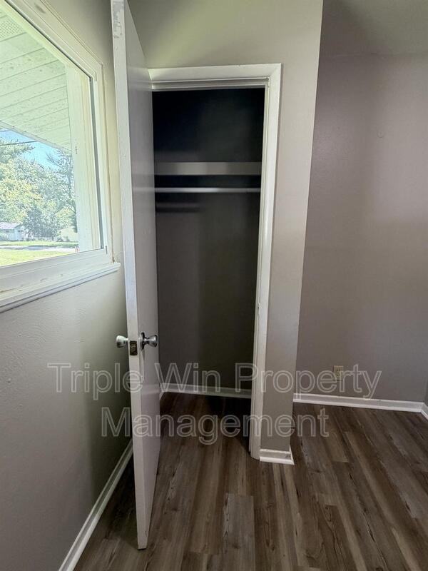 1654 Mowbry Ln - Photo 7 of 18