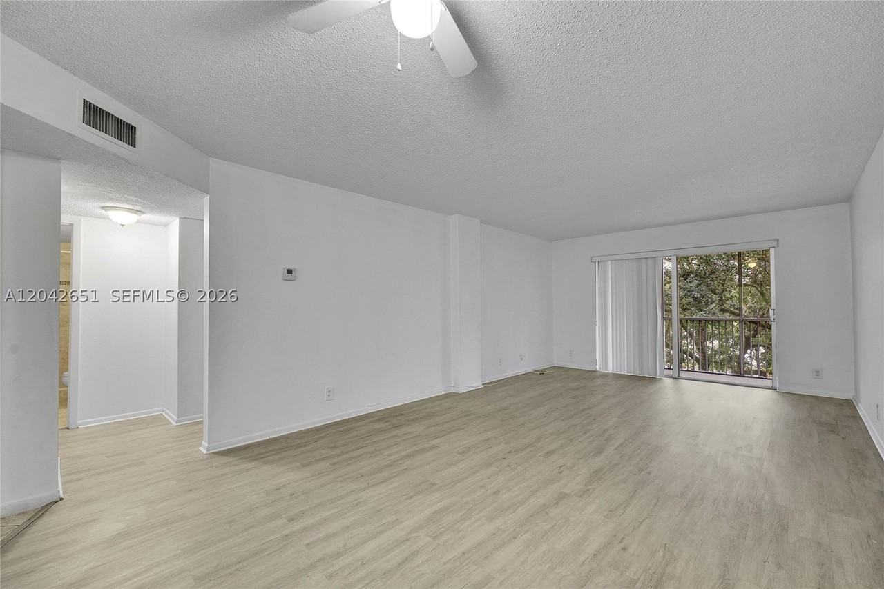 1200 Nw 87th Ave #410 - Photo 6 of 28