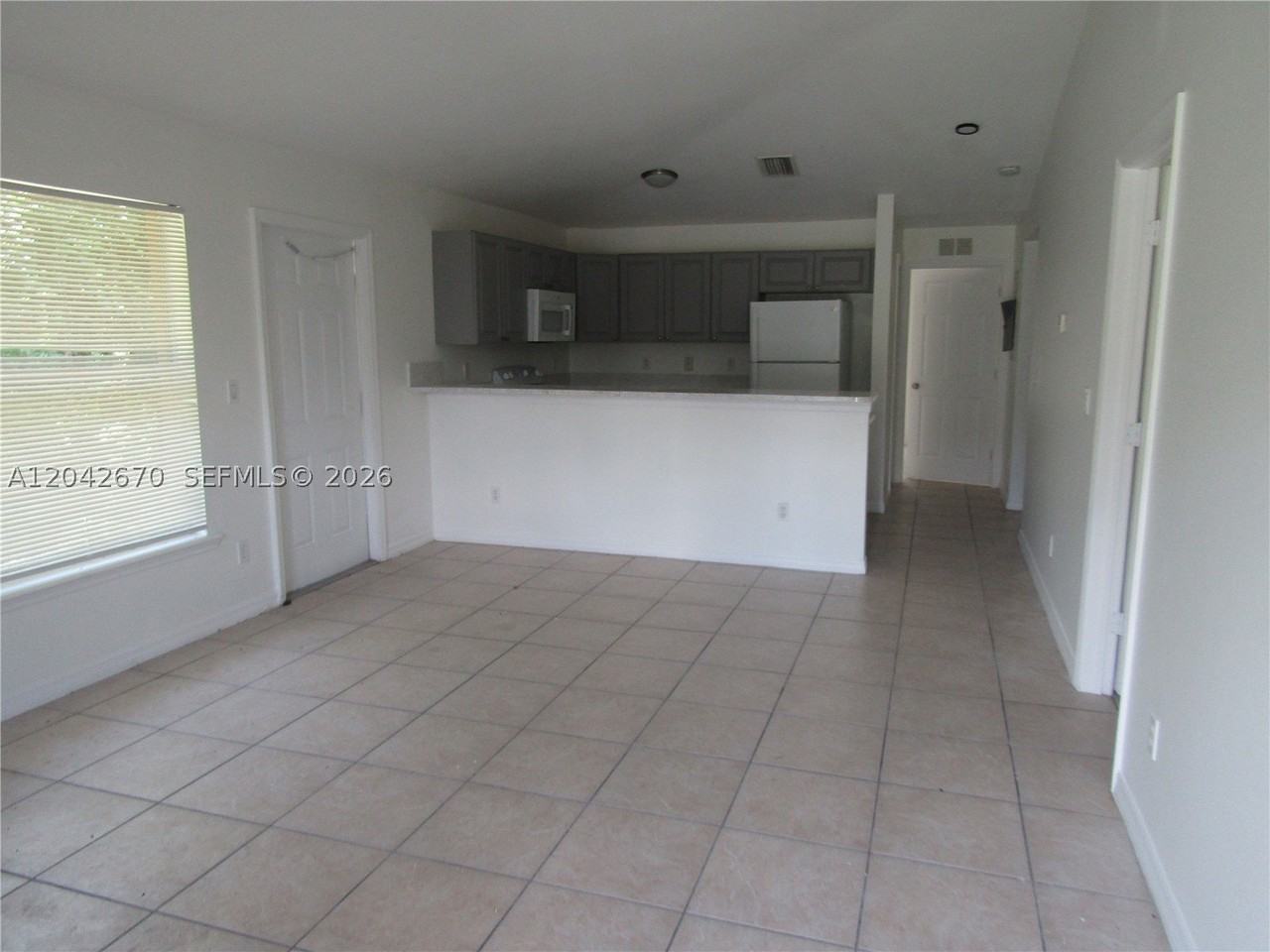 625 Meadow Rd #625 - Photo 2 of 4