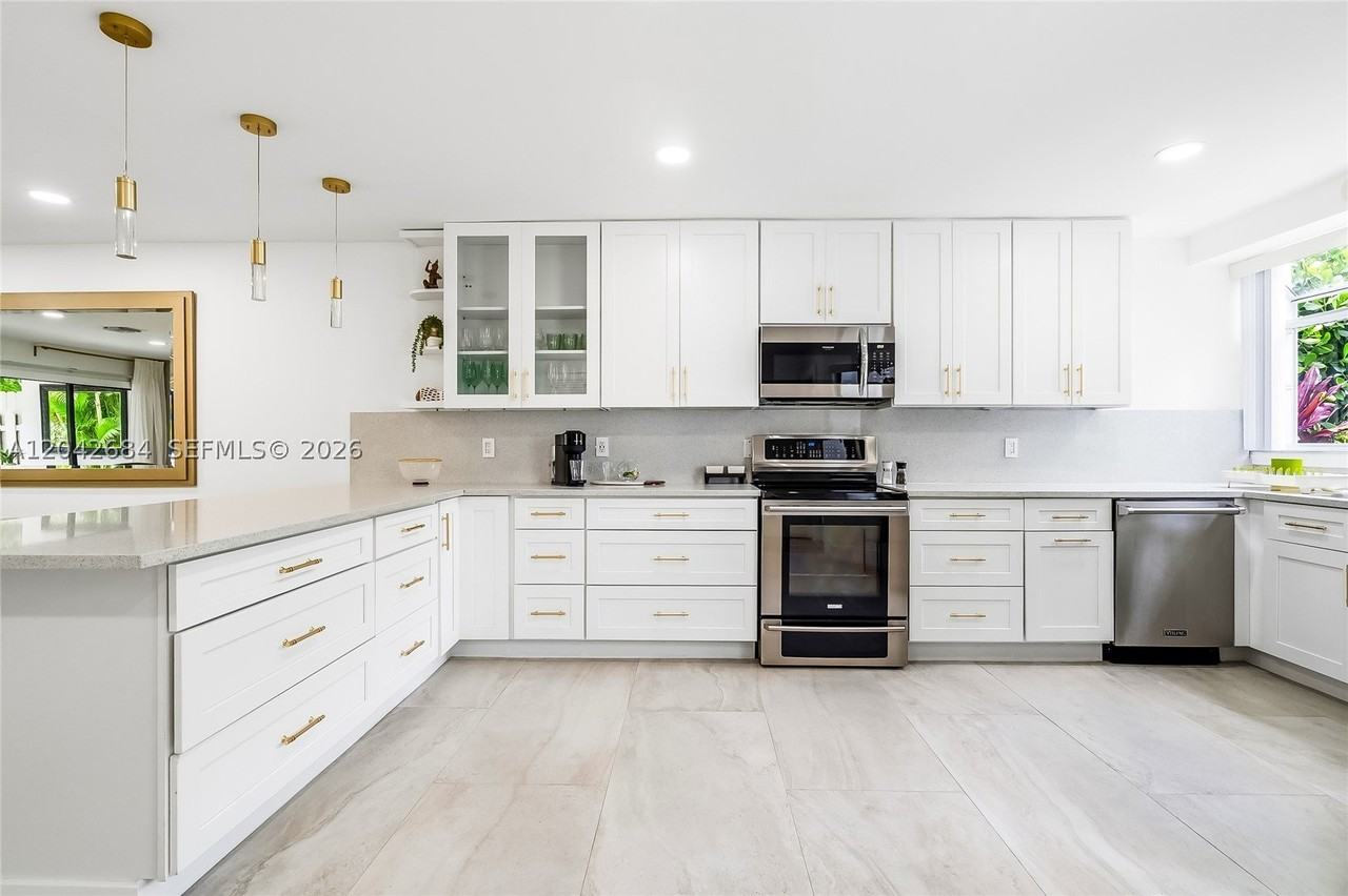 1301 Sw 10th Ave #105 - Photo 4 of 50
