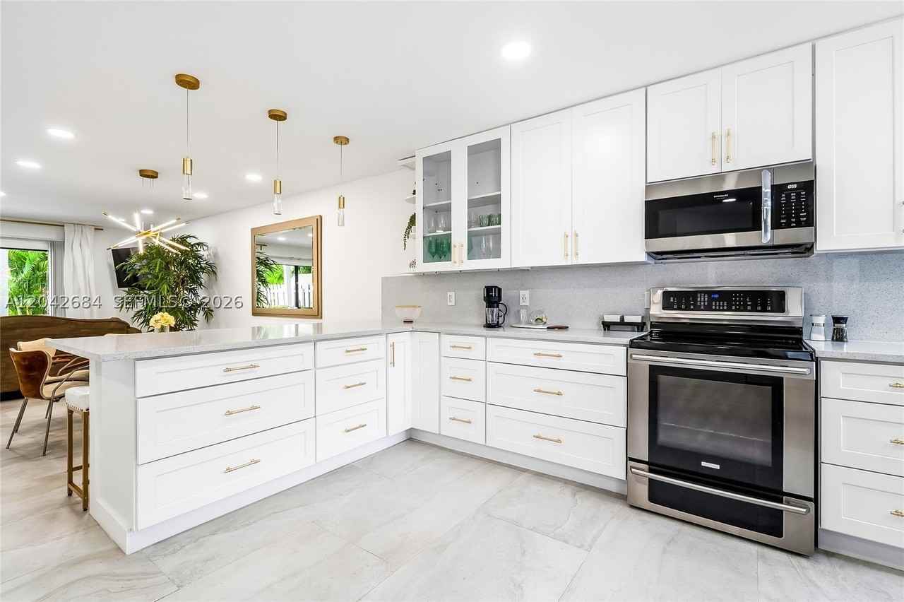 1301 Sw 10th Ave #105 - Photo 6 of 50