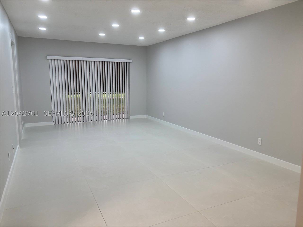 300 Berkley Rd #103 - Photo 3 of 31