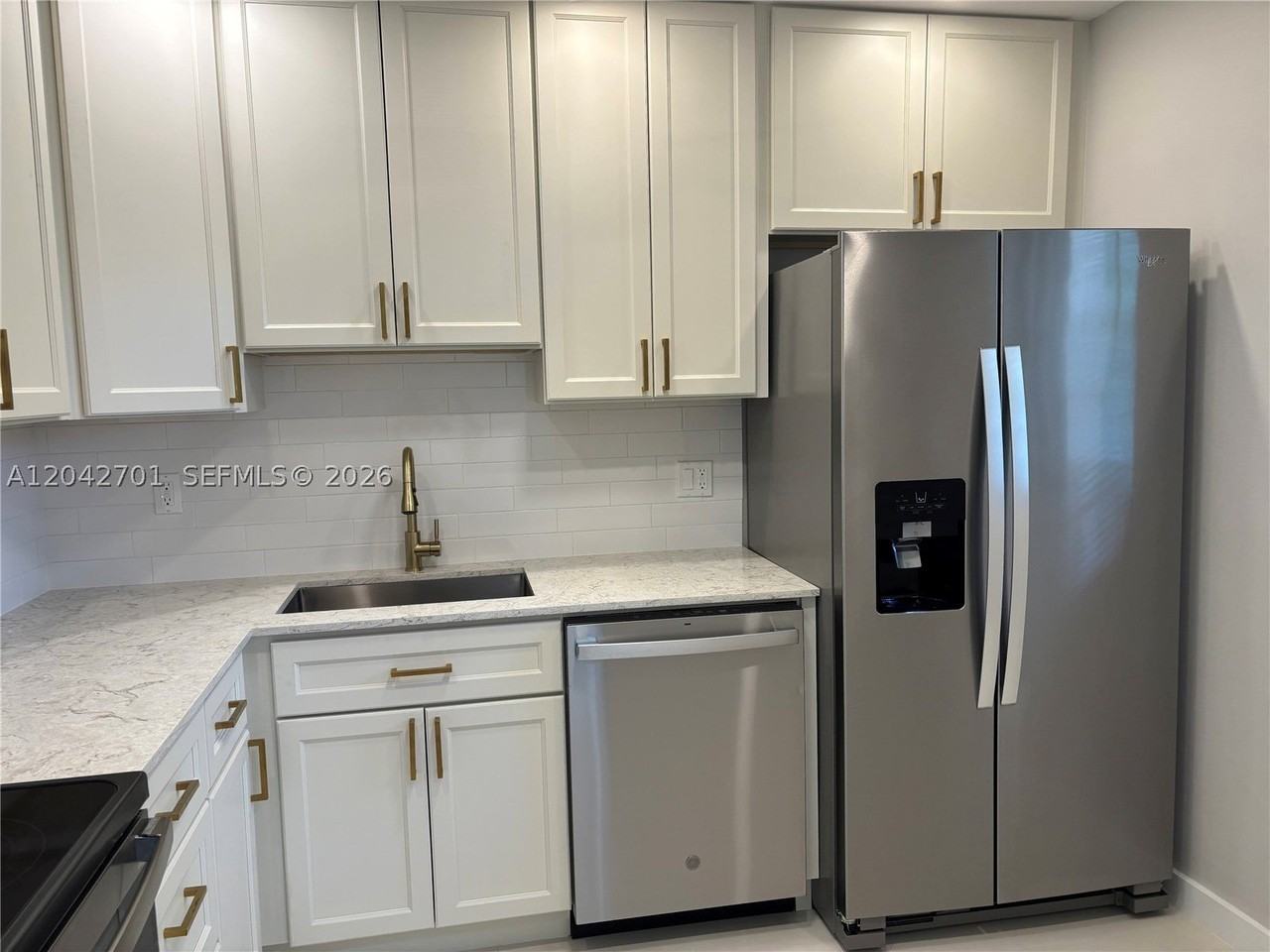 300 Berkley Rd #103 - Photo 6 of 31