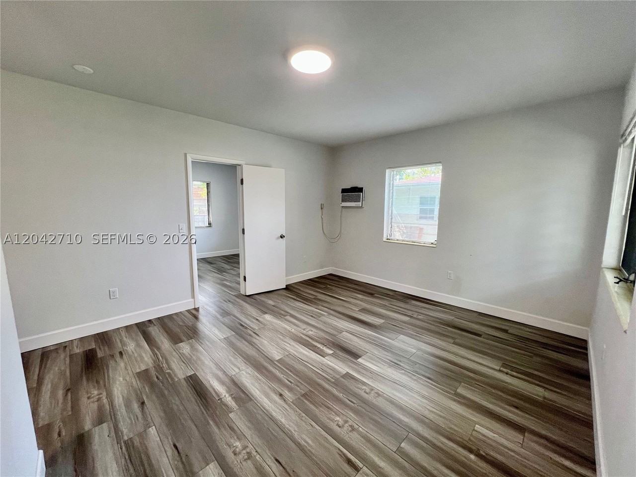 962 Nw 6th St #1 - Photo 4 of 14
