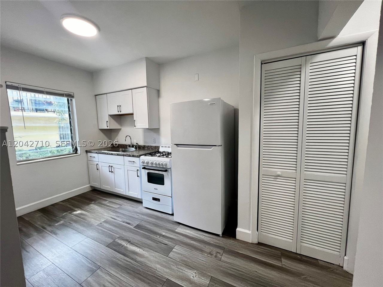 962 Nw 6th St #1 - Photo 7 of 14