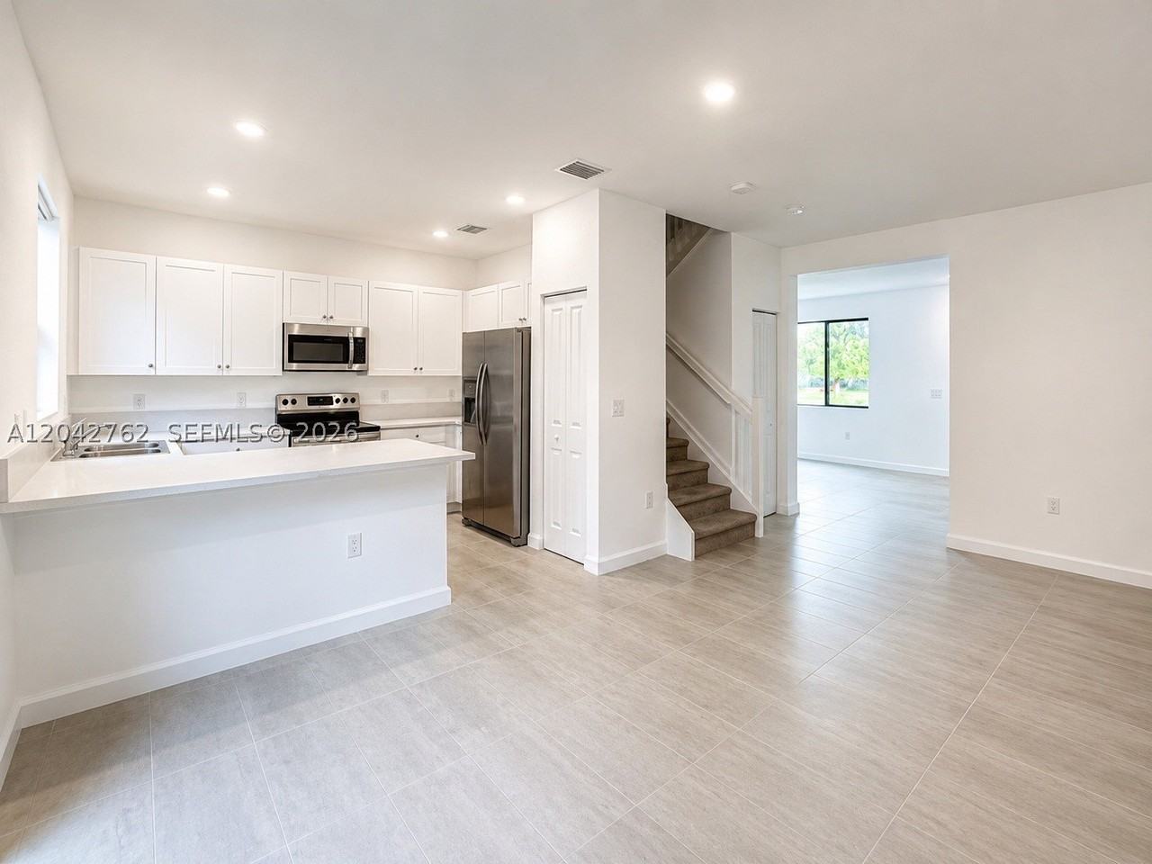 307 Ne 208th Ter - Photo 3 of 21