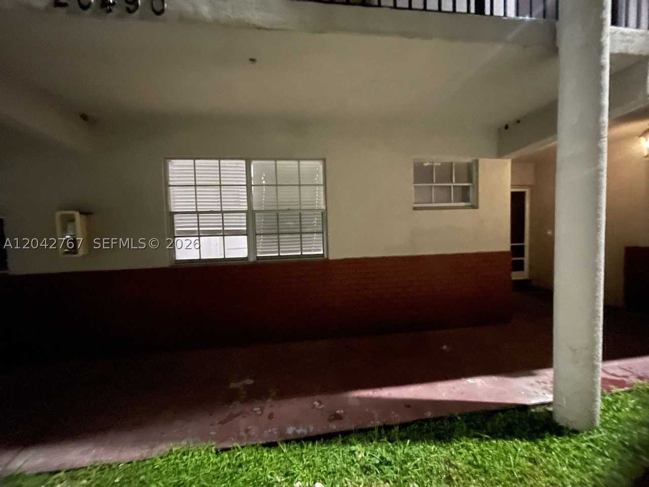 20490 Nw 7th Ave #5 - Photo 2 of 17