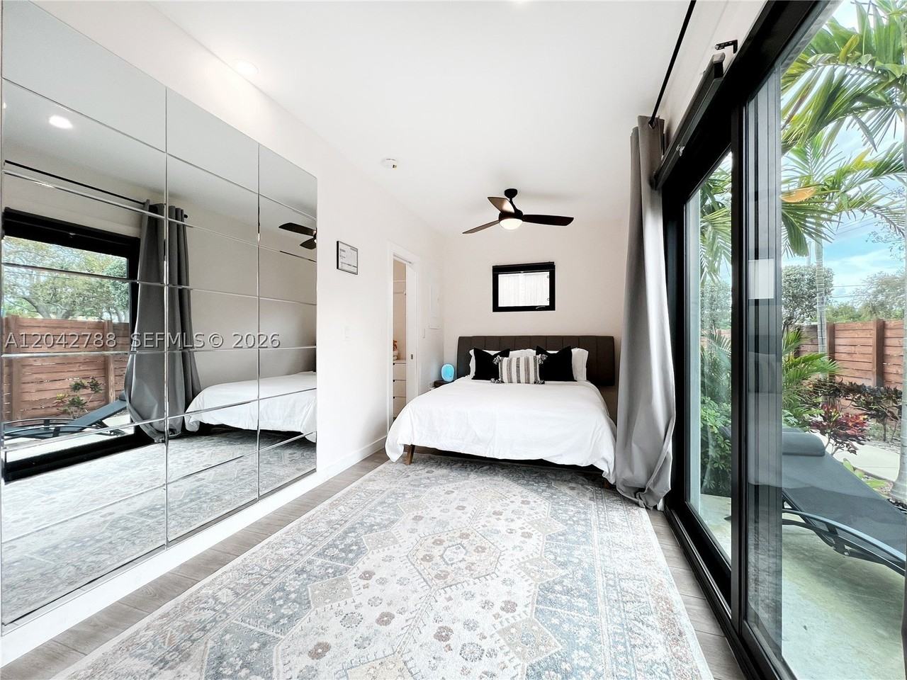 1240 Ne 17th Ave #2 - Photo 5 of 20