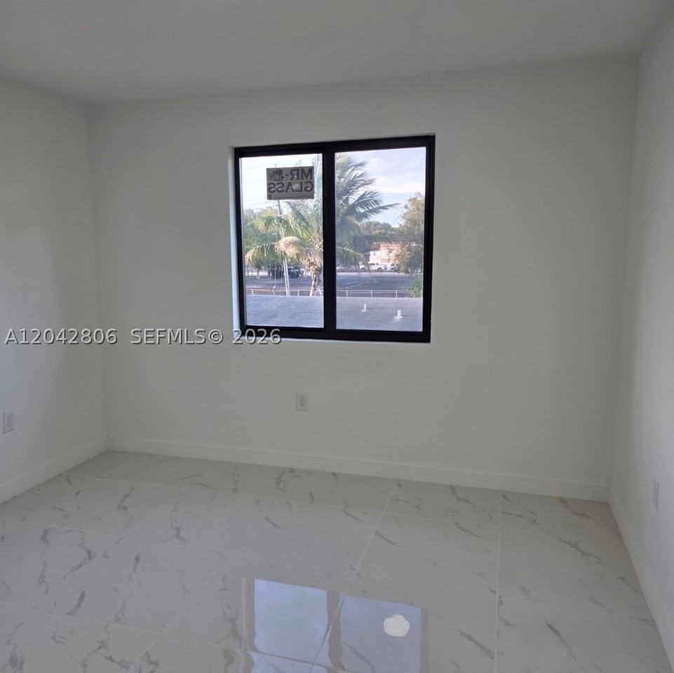 2729 Nw 44th St #2729 - Photo 5 of 12