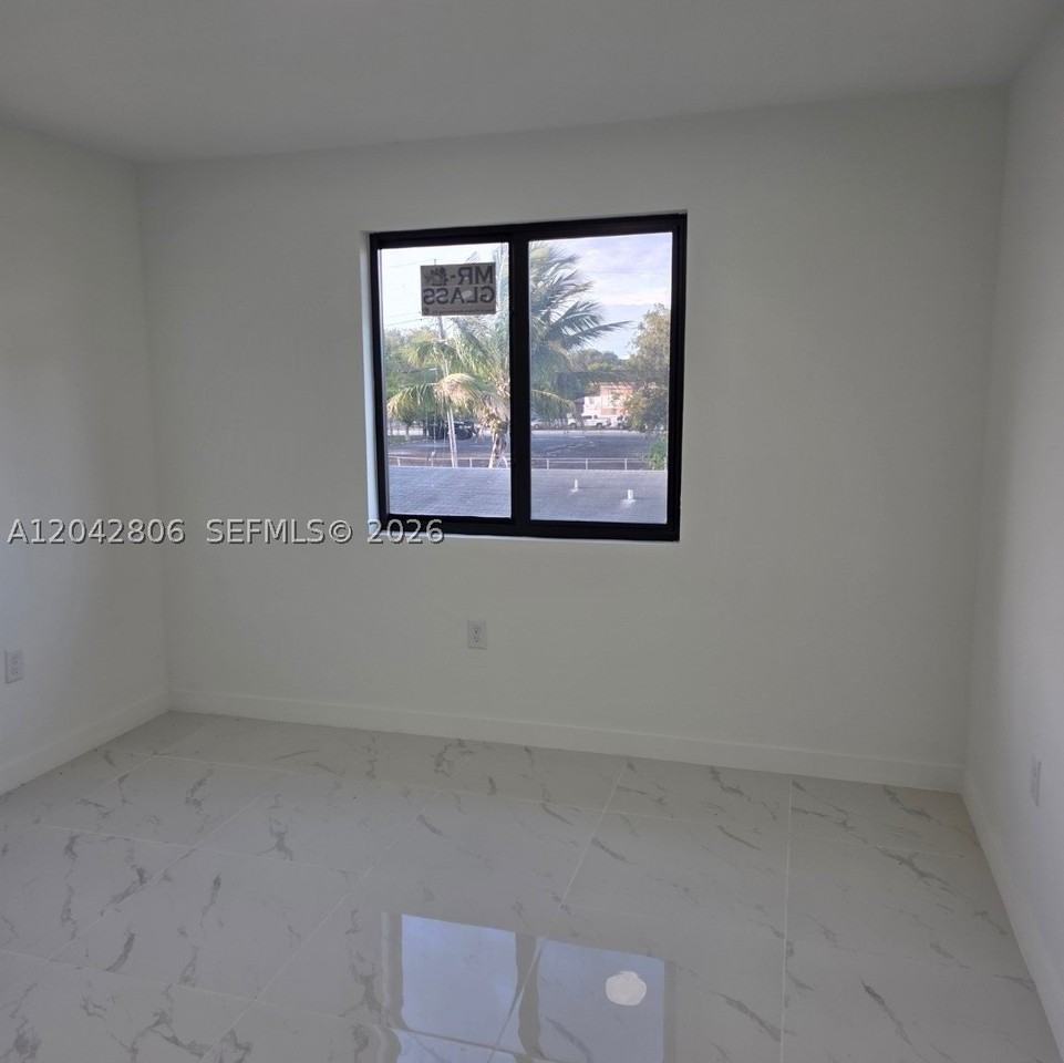 2729 Nw 44th St #2729 - Photo 7 of 12