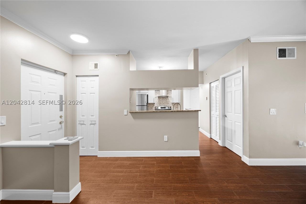 3102 Tuscany Way #3102 - Photo 4 of 38