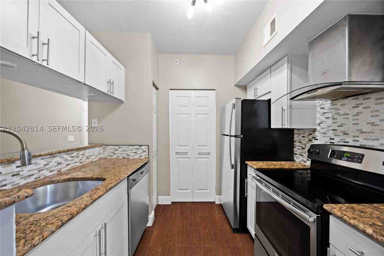 3102 Tuscany Way #3102 - Photo 6 of 38