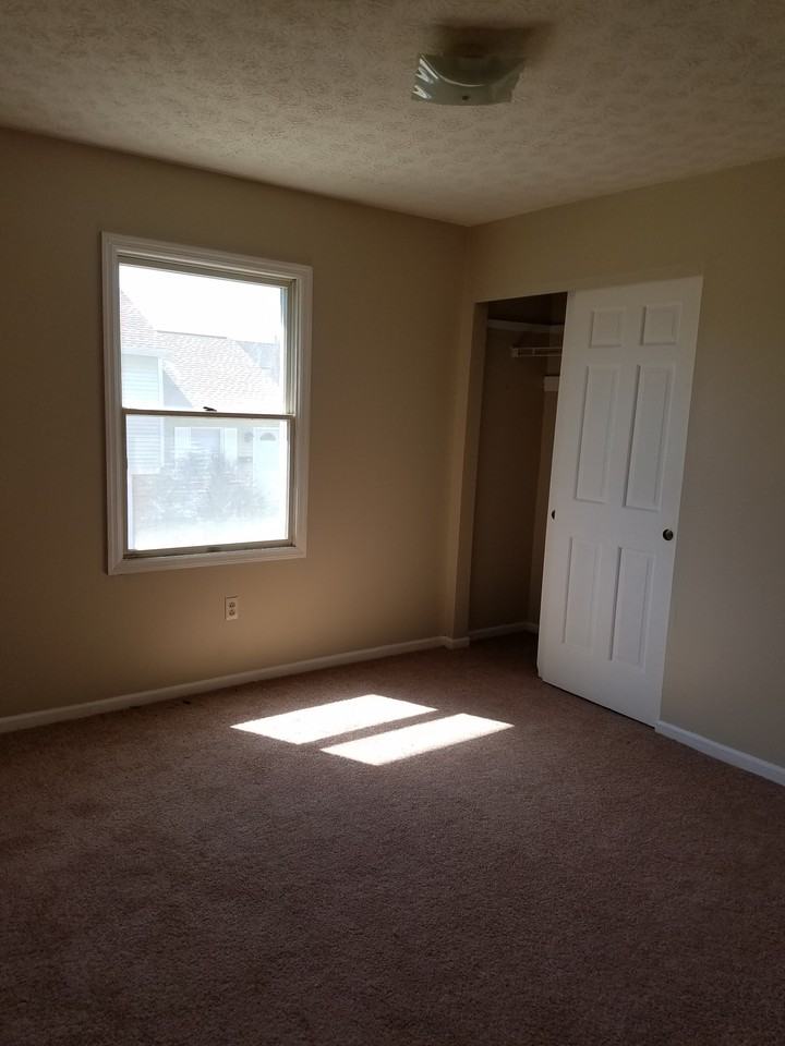 2428 Ottawa Dr - Photo 3 of 8