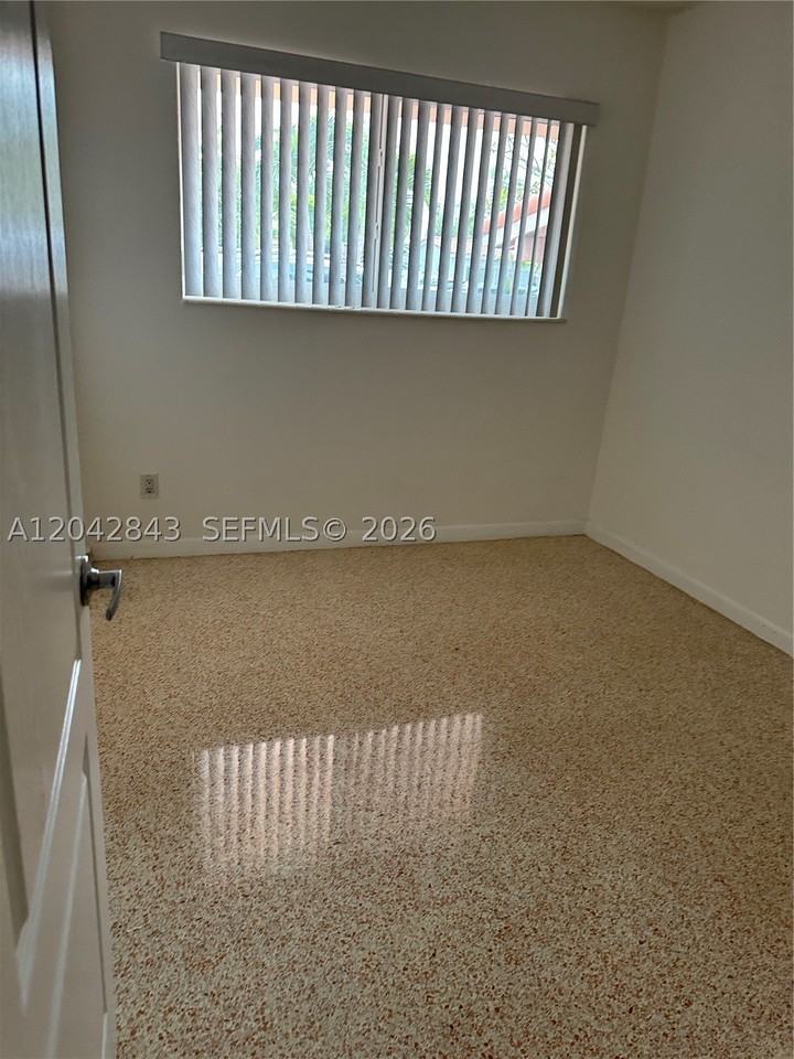 7931 Sw 13th Ter #7931 - Photo 4 of 24