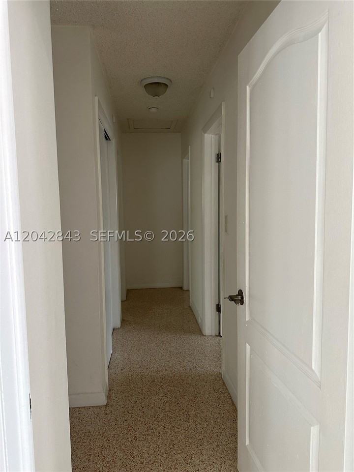 7931 Sw 13th Ter #7931 - Photo 6 of 24