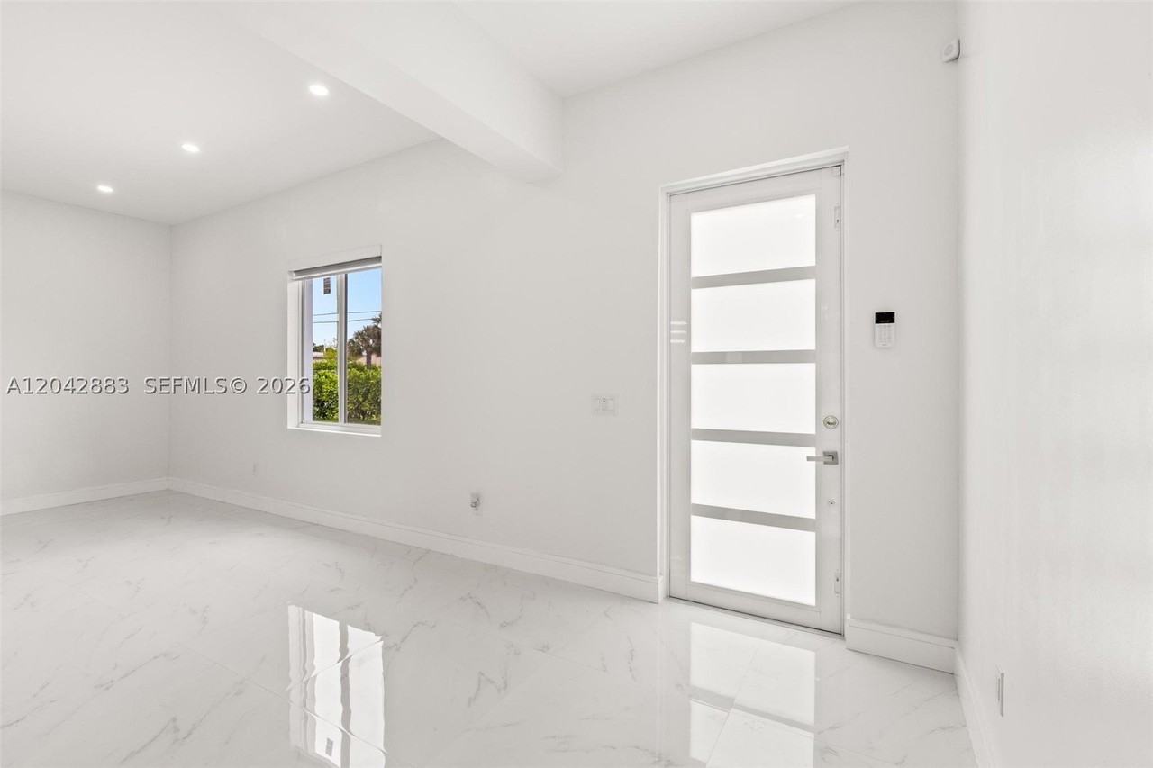 14801 Nw 5th Ave - Photo 4 of 26