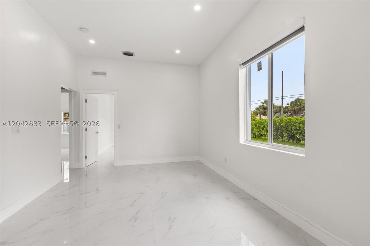 14801 Nw 5th Ave - Photo 6 of 26