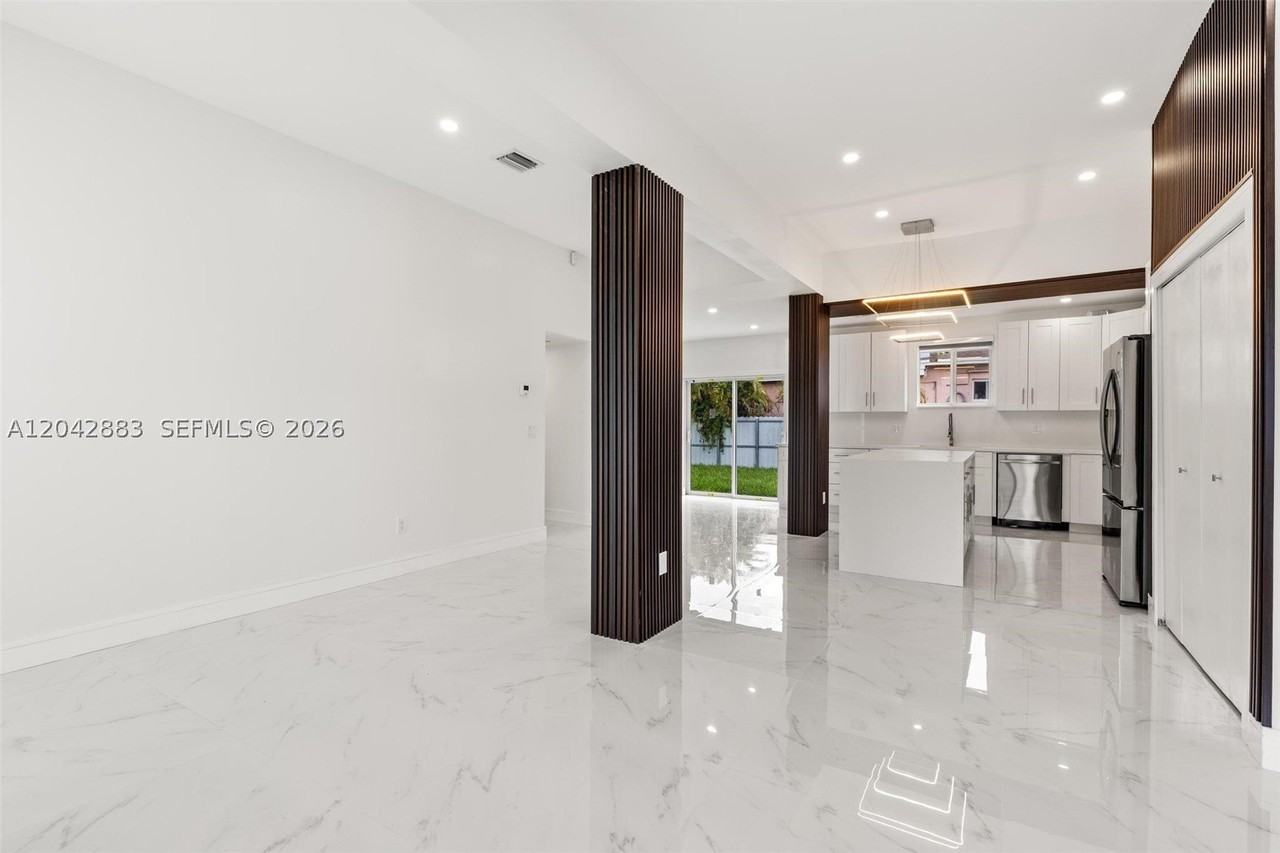 14801 Nw 5th Ave - Photo 7 of 26