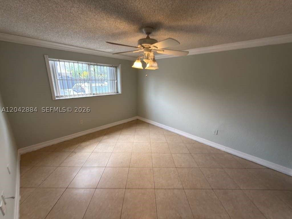 2735 W 52nd St #109 - Photo 5 of 10