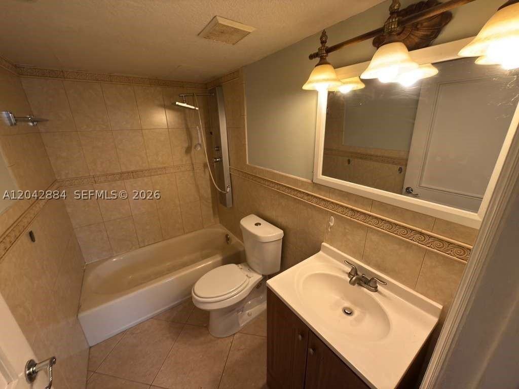 2735 W 52nd St #109 - Photo 6 of 10