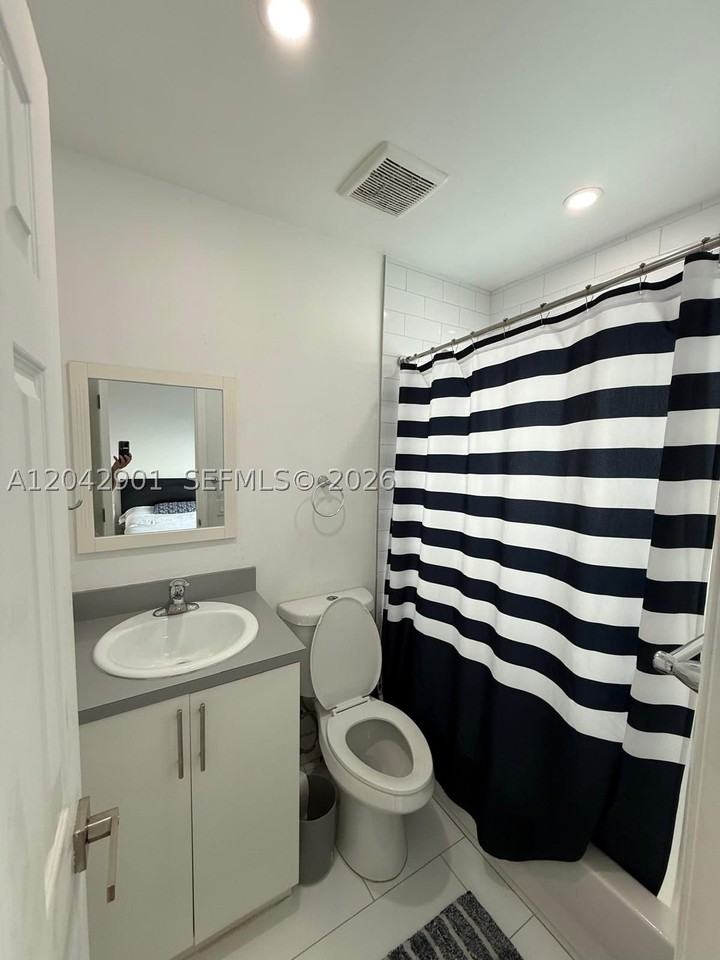 200 Ne 108th St #2