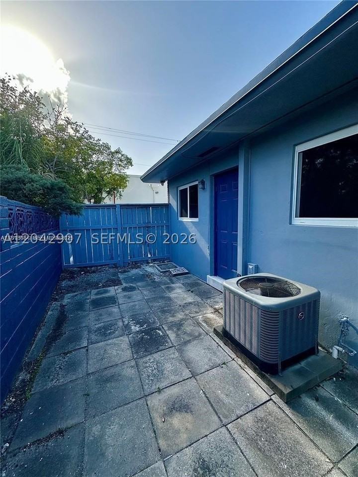 1821 N 17th Ct #26 - Photo 5 of 22