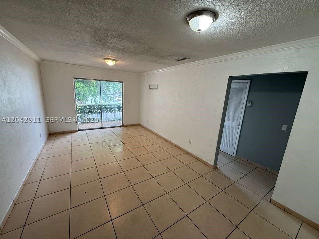 1945 Nw 29th St #A6 - Photo 6 of 11