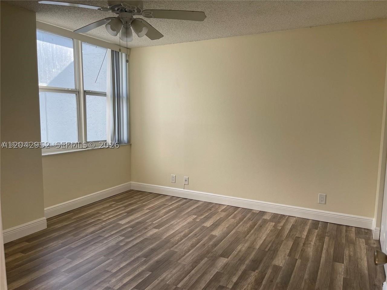 9401 Evergreen Pl #103 - Photo 5 of 28