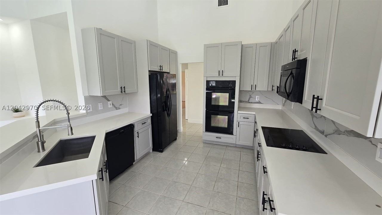 10320 Guatemala St - Photo 6 of 20