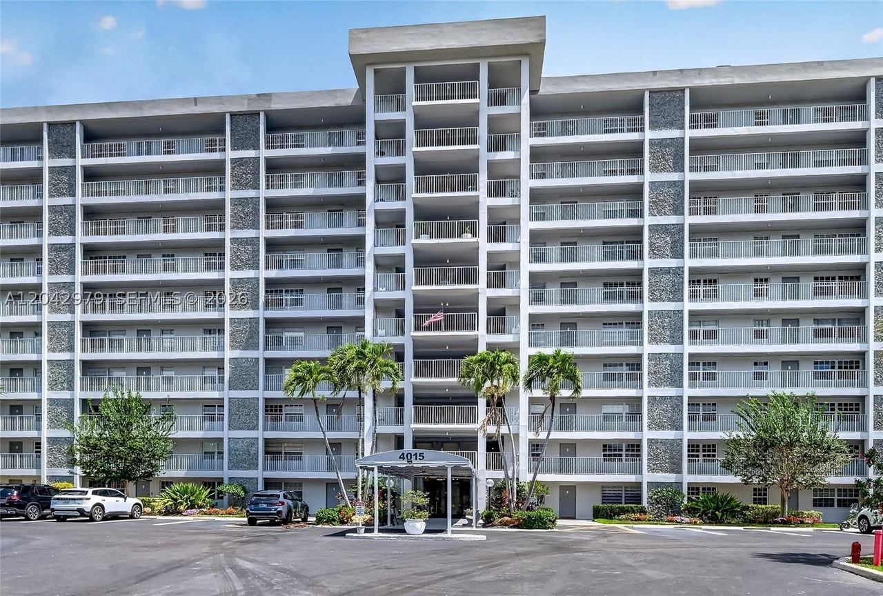4015 W Palm Aire Dr #502