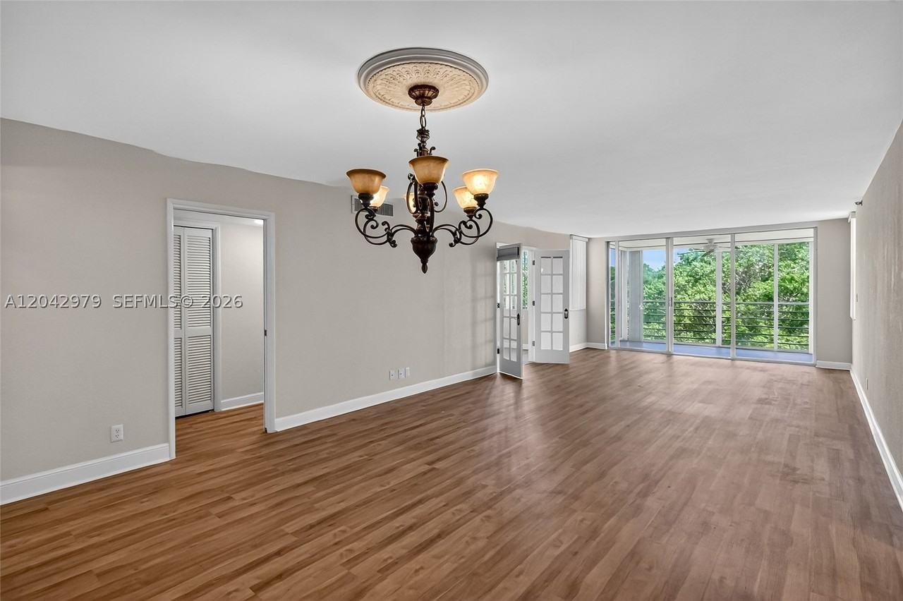 4015 W Palm Aire Dr #502 - Photo 2 of 31