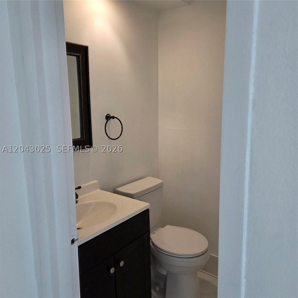 8905 Nw 28th Dr #B - Photo 6 of 22