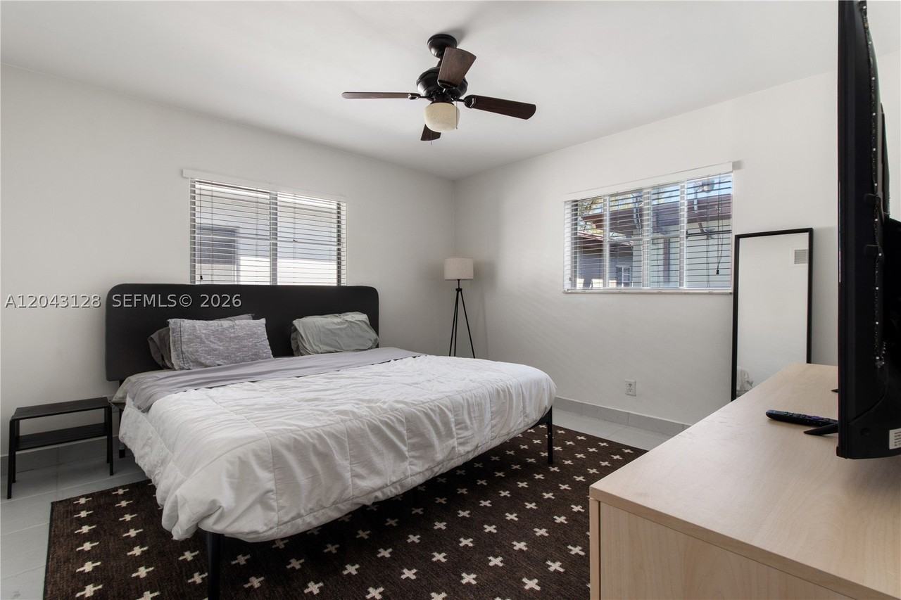 1050 7th St #1050-3 - Photo 7 of 11
