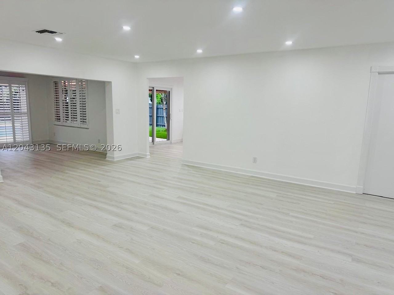 2271 Sw 30th Ter - Photo 5 of 28