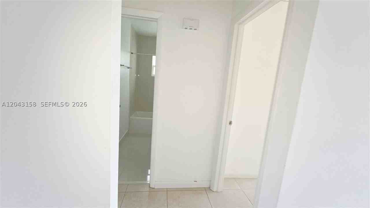 3519 Sw 17th Ter #3519 - Photo 6 of 15