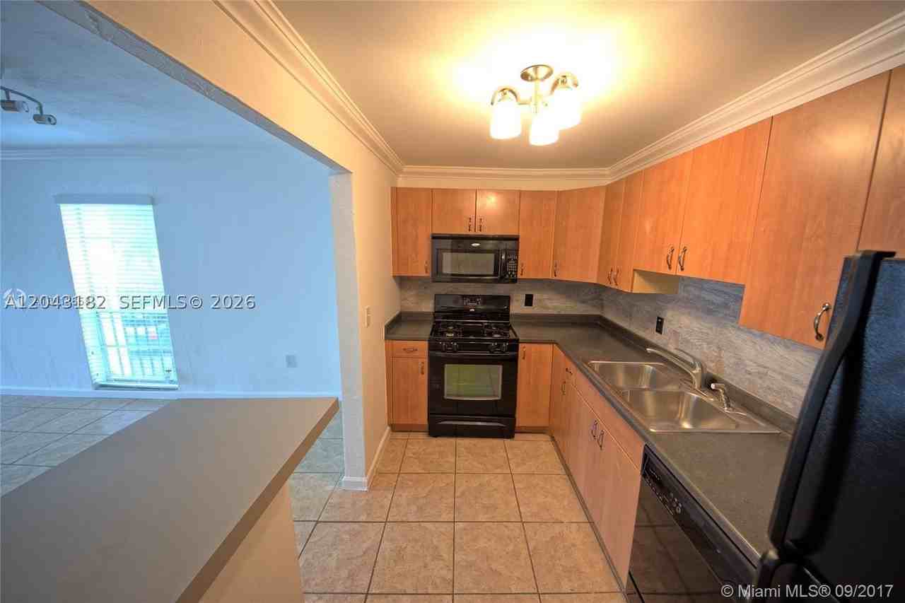 6900 N Kendall Dr #A209 - Photo 5 of 12