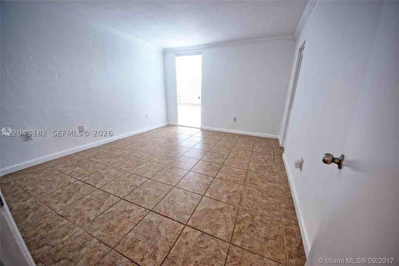 6900 N Kendall Dr #A209 - Photo 6 of 12