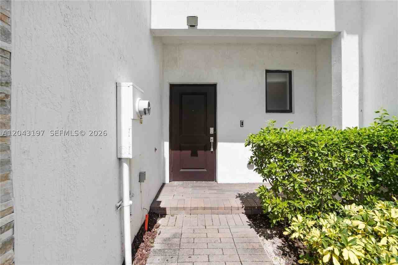20610 Ne 5th Pl - Photo 2 of 30