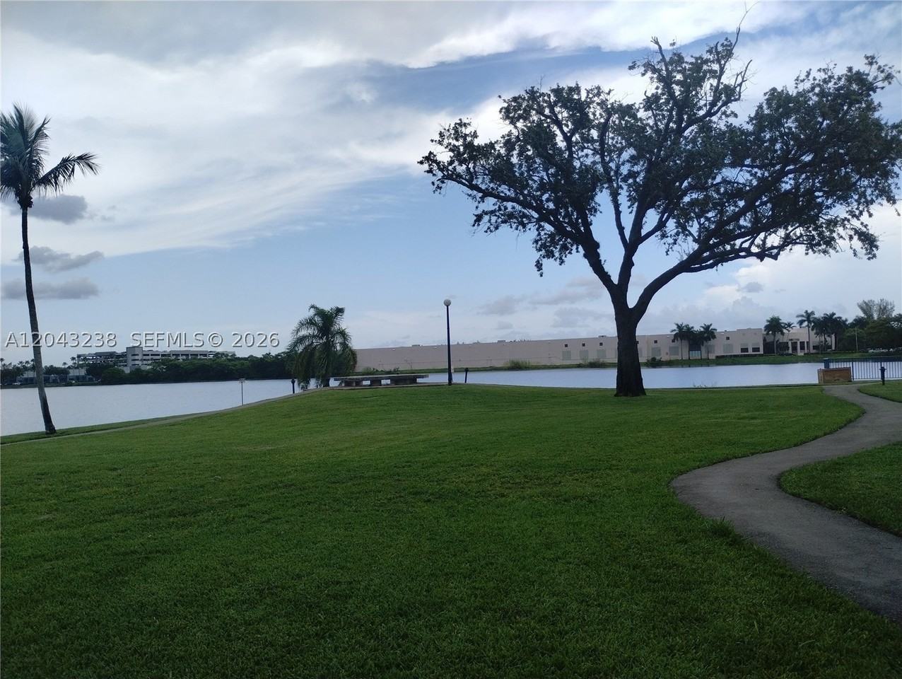 15509 Miami Lakeway N #102 - Photo 4 of 40