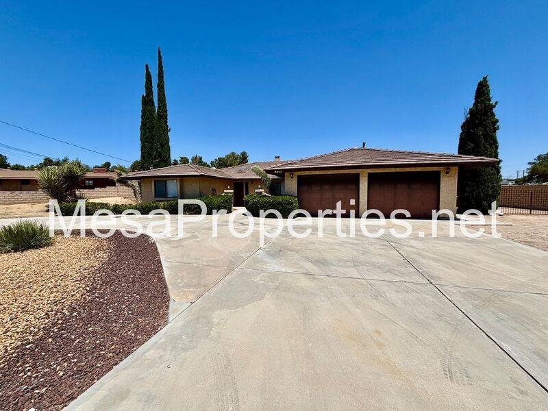 18642 Orange St - Photo 2 of 33