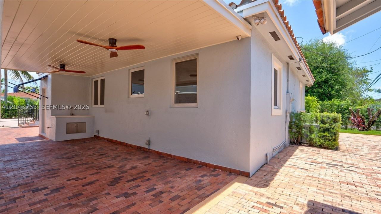 500 Sw 51st Ct #1 - Photo 7 of 50