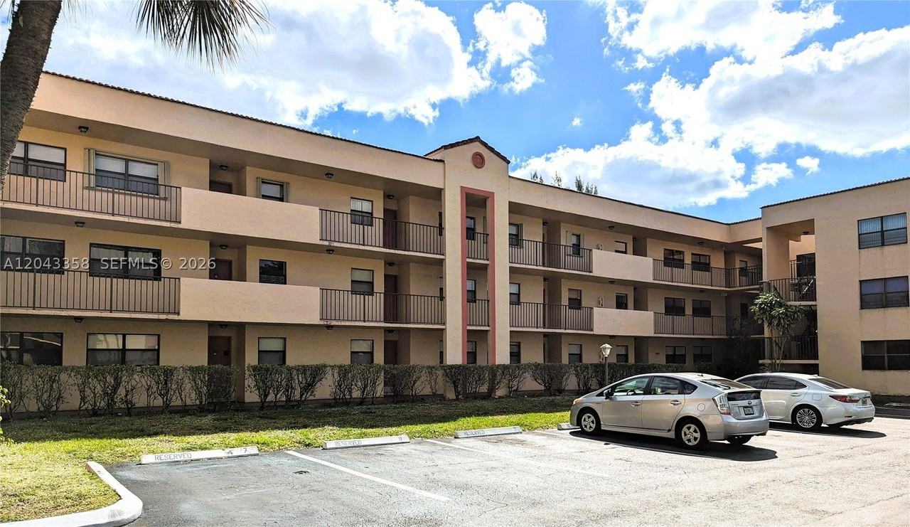 3400 Foxcroft Rd #215