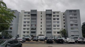 featured image of 9001 Sw 77th Ave #C606